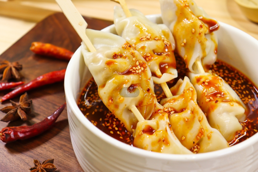 從代工到共創(chuàng)：旺年食品工廠的定制化服務如何破局同質(zhì)化競爭？