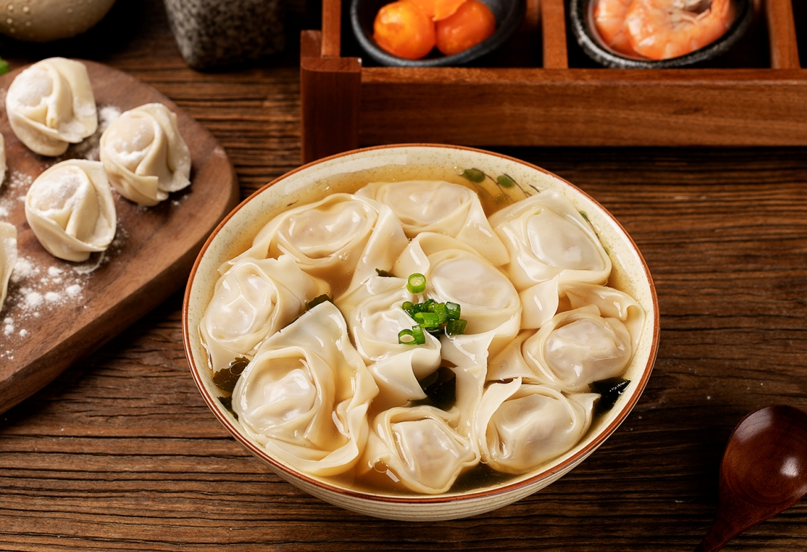 餛飩代工廠直供：餐飲降本 40% 的規(guī)?；a(chǎn)秘笈